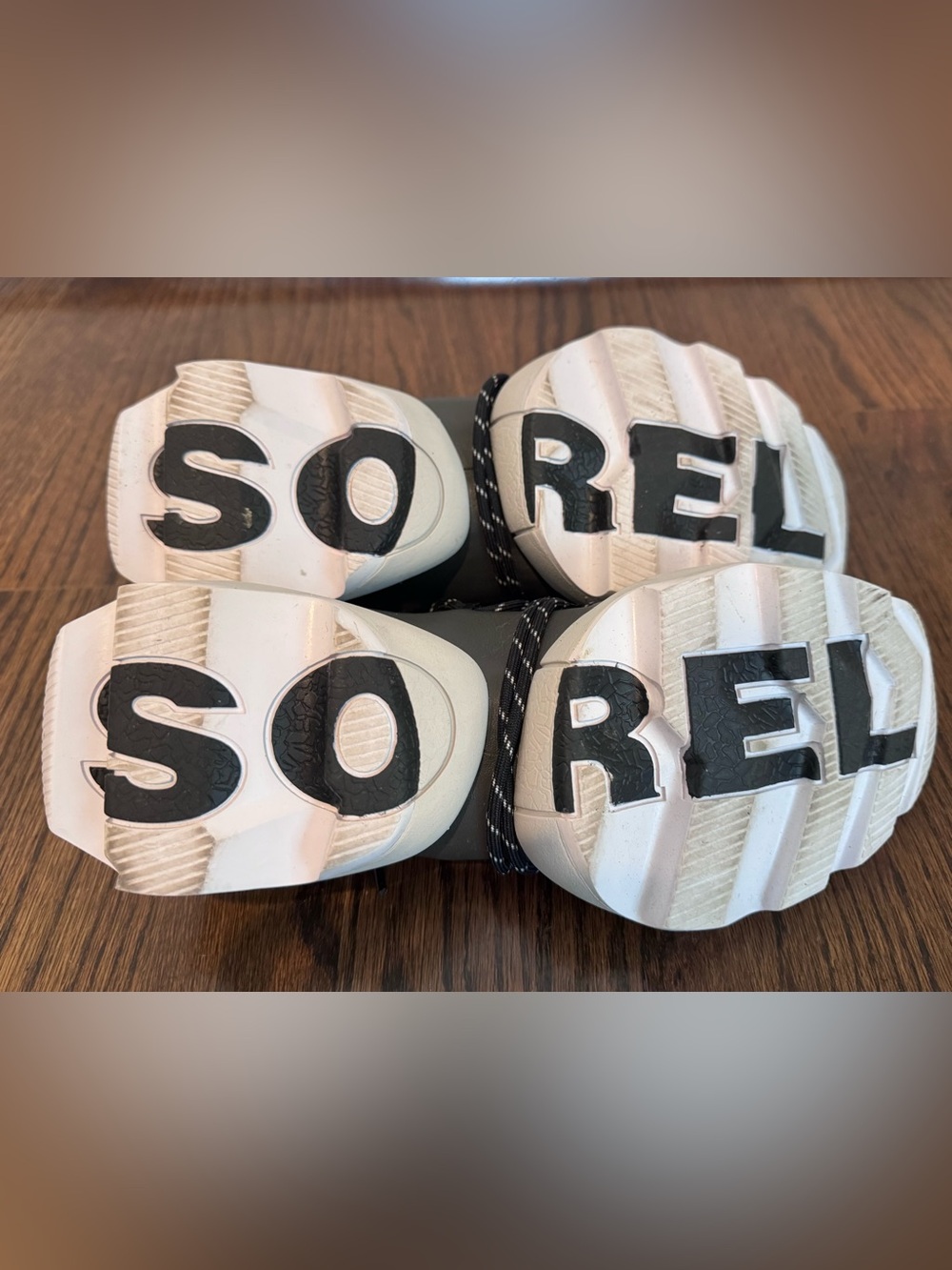 Sorel Kinetic Impact Lace Sneakers Black with White Sole - 7.5 - Picture 5 of 6